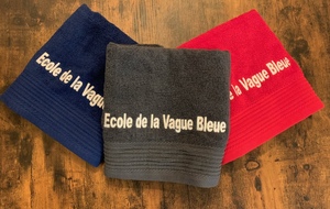 Serviette brodée AEVB